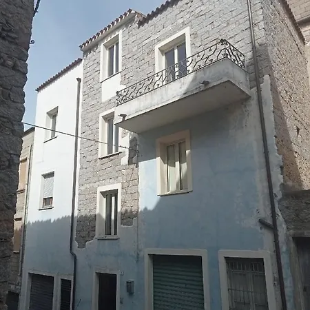 Mont'isoro بيت ضيافة *